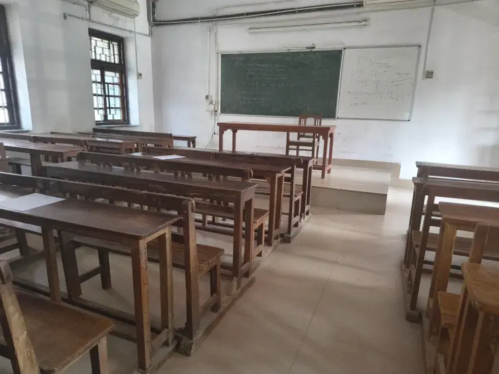 Hansraj College Classroom photo 1